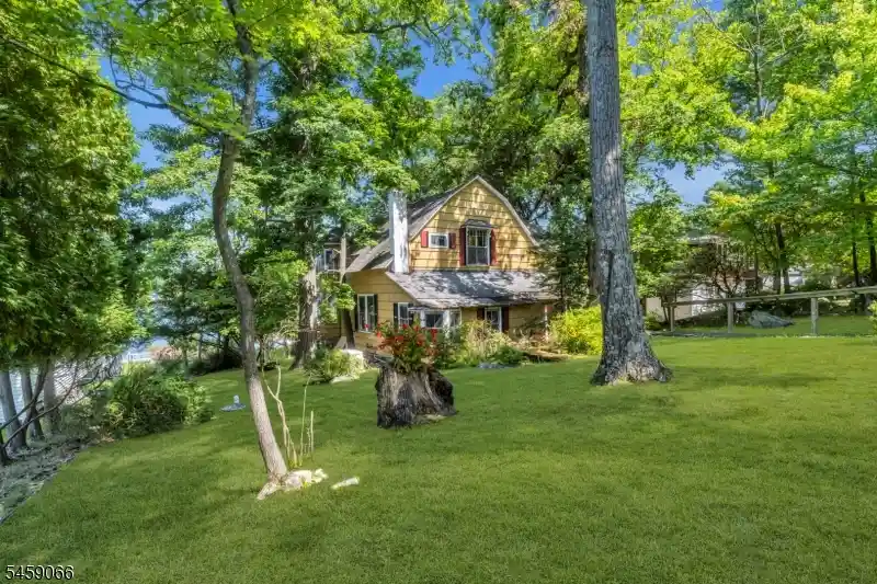 Photo 2 of Single family home for sale at 439 Lakeside Blvd, Hopatcong, NJ 07843 | MLS# 4051361 | Listing updated on 2026-10-29
