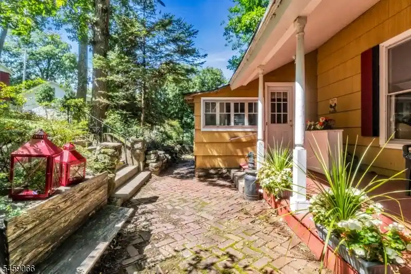 Photo 3 of Single family home for sale at 439 Lakeside Blvd, Hopatcong, NJ 07843 | MLS# 4051361 | Listing updated on 2026-10-29