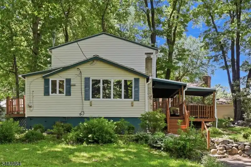 Photo 1 of Single family home for sale at 9 Juniper Trl, Kinnelon, NJ 07405 | MLS# 4053806 | Listing updated on 2026-10-29