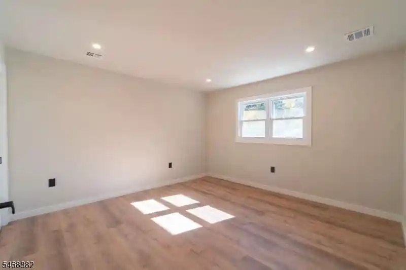 Photo 4 of Single family home for sale at 102 Brooklyn Mountain Rd, Hopatcong Boro, NJ 07843 | MLS# 4059987 | Listing updated on 2026-10-29