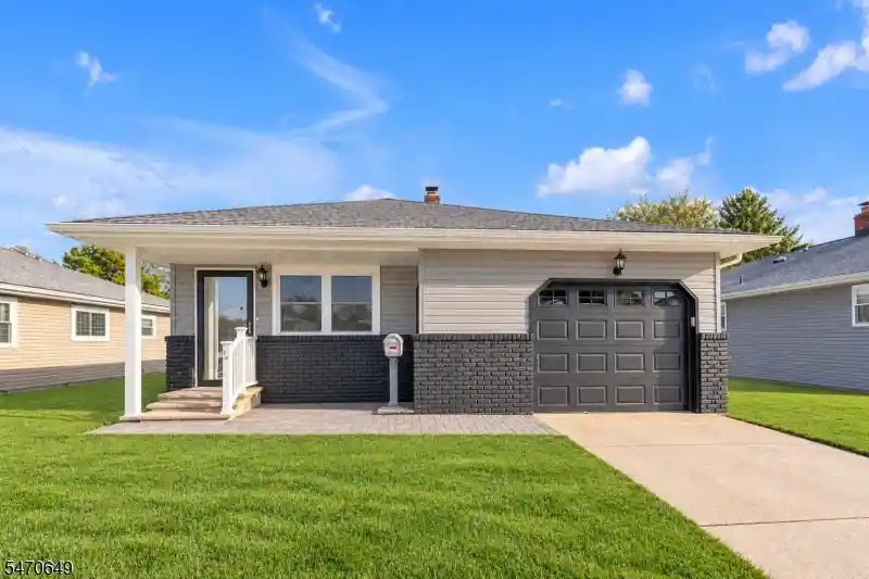 Photo 1 of Single family home for sale at 16 Bolans Ct, Toms River, NJ 08757 | MLS# 4061528 | Listing updated on 2026-10-29