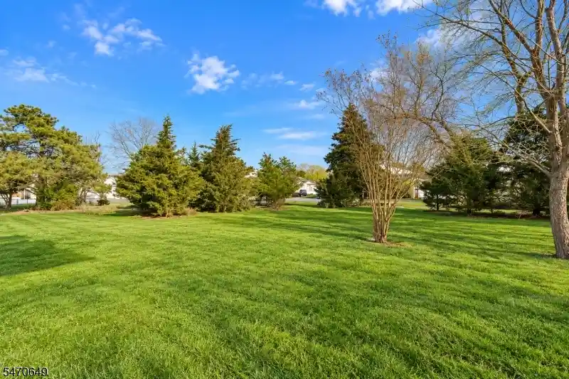 Photo 3 of Single family home for sale at 16 Bolans Ct, Toms River, NJ 08757 | MLS# 4061528 | Listing updated on 2026-10-29