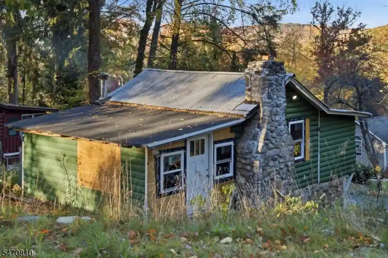 Photo 4 of Single family home for sale at 6 Birch Rd, Sussex, NJ 07461 | MLS# 4061673 | Listing updated on 2026-10-30