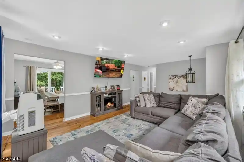 Photo 2 of Single family home for sale at 5 Lawrence Dr, Highland Lakes, NJ 07422 | MLS# 4061901 | Listing updated on 2026-10-29