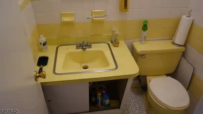 Photo 3 of Single family home for sale at 730 Salem Ave, Elizabeth, NJ 07208 | MLS# 3858356 | Listing updated on 2024-02-26