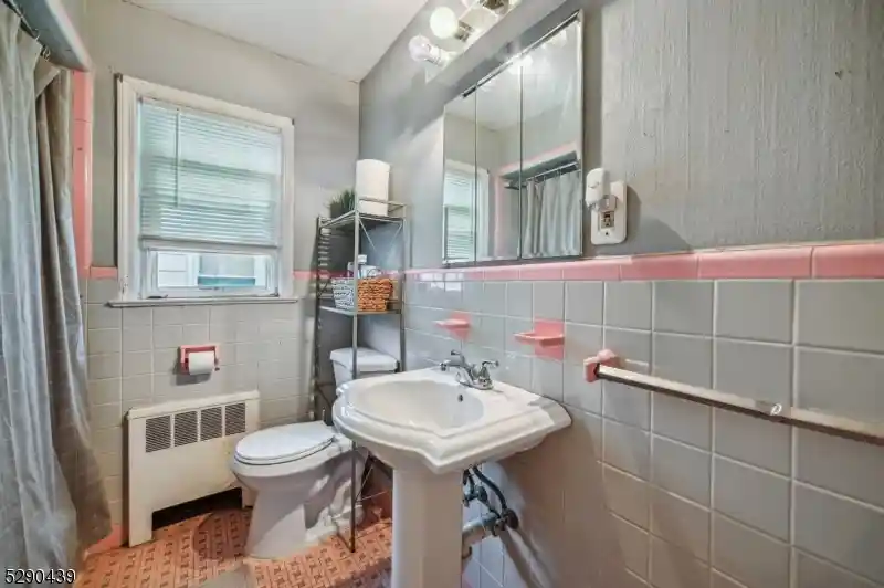 Photo 3 of Single family home for sale at 832 Bergen Ave, Linden, NJ 07036 | MLS# 3904106 | Listing updated on 2025-11-15