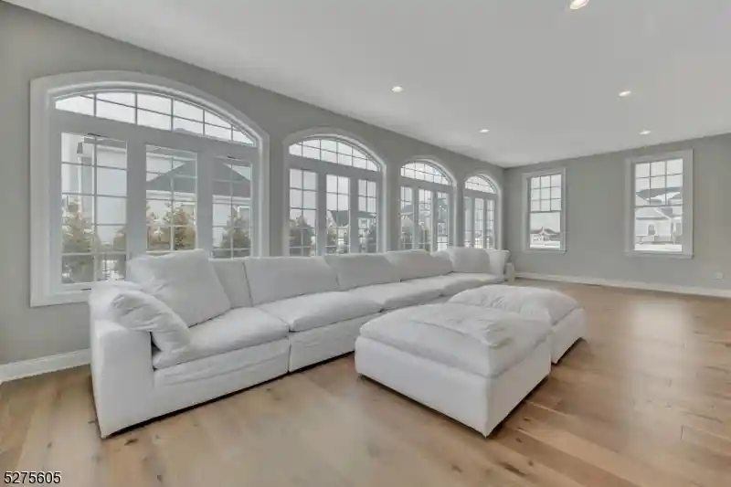 Photo 3 of Single family home for sale at 15 Roxbury Rd, Mahwah, NJ 07430 | MLS# 3909011 | Listing updated on 2026-06-30