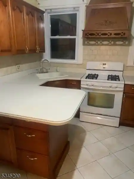 Photo 4 of Single family home for sale at 428 Jersey Ave #1, Elizabeth, NJ 07202 | MLS# 3951857 | Listing updated on 2026-01-06