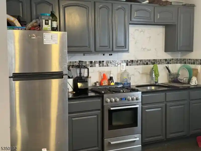 Listing Photo 4 - Condo for sale in building located at 162 N 14Th St, East Orange City, NJ 07017-5725 - Unit #3