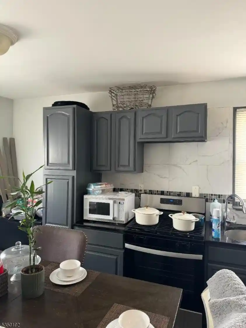 Listing Photo 5 - Condo for sale in building located at 162 N 14Th St, East Orange City, NJ 07017-5725 - Unit #3