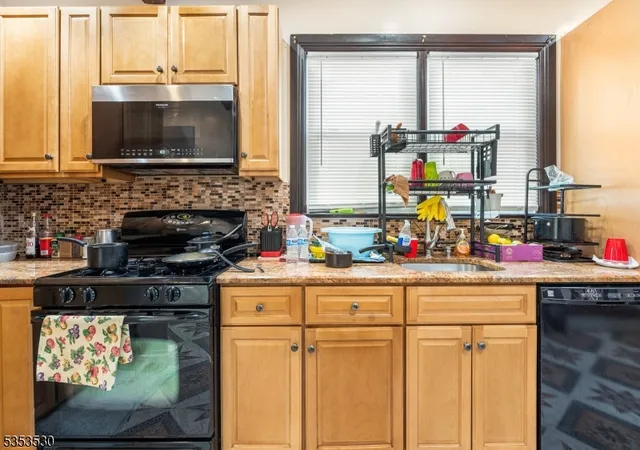 Photo 3 of Single family home for sale at 11 North 21st St, East Orange, NJ 07017 | MLS# 3960300 | Listing updated on 2025-08-26