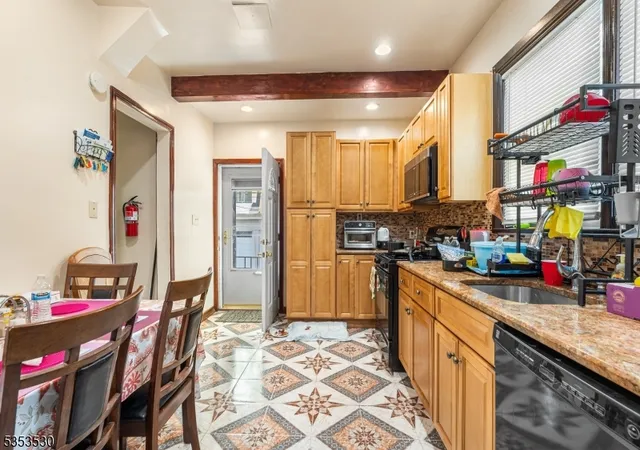Photo 4 of Single family home for sale at 11 North 21st St, East Orange, NJ 07017 | MLS# 3960300 | Listing updated on 2025-08-26