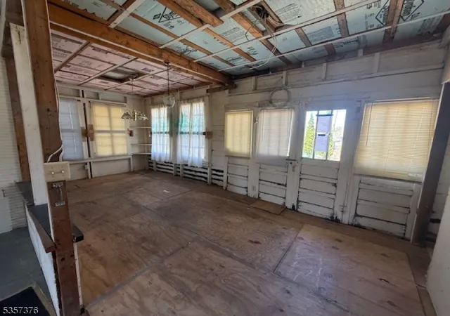 Photo 2 of Single family home for sale at 127 E Shore Culver Rd, Branchville, NJ 07826 | MLS# 3962394 | Listing updated on 2026-01-20