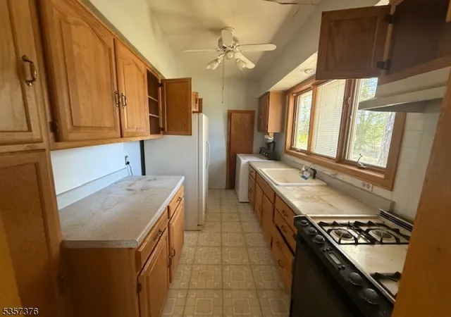 Photo 3 of Single family home for sale at 127 E Shore Culver Rd, Branchville, NJ 07826 | MLS# 3962394 | Listing updated on 2026-01-20