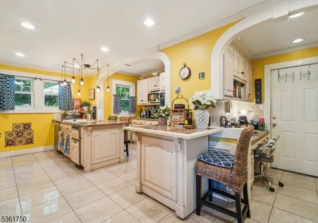 Photo 4 of Single family home for sale at 27 Fairway Dr, West Orange, NJ 07052 | MLS# 3967832 | Listing updated on 2026-09-21