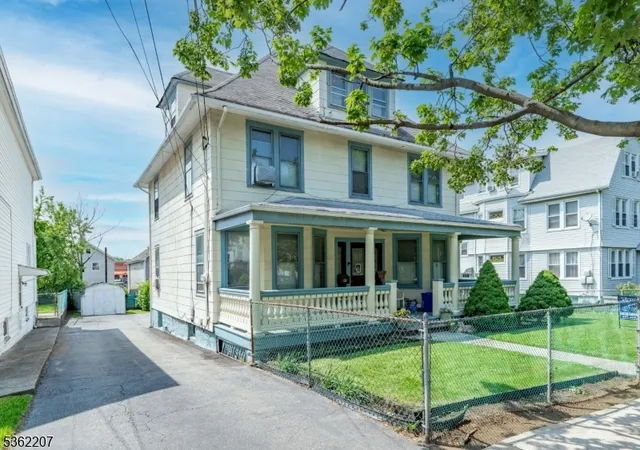Photo 3 of Single family home for sale at 60 Ella St, Bloomfield, NJ 07003 | MLS# 3968789 | Listing updated on 2025-08-11