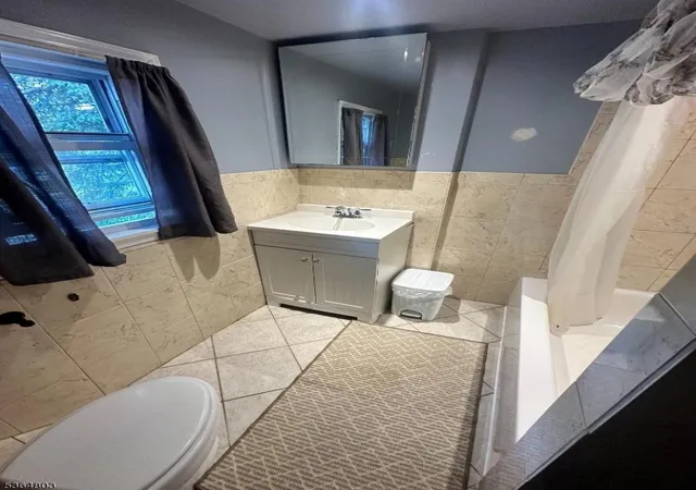 Photo 4 of Single family home for sale at 354 E 2Nd St, Plainfield City, NJ 07060 | MLS# 3969158 | Listing updated on 2025-11-14