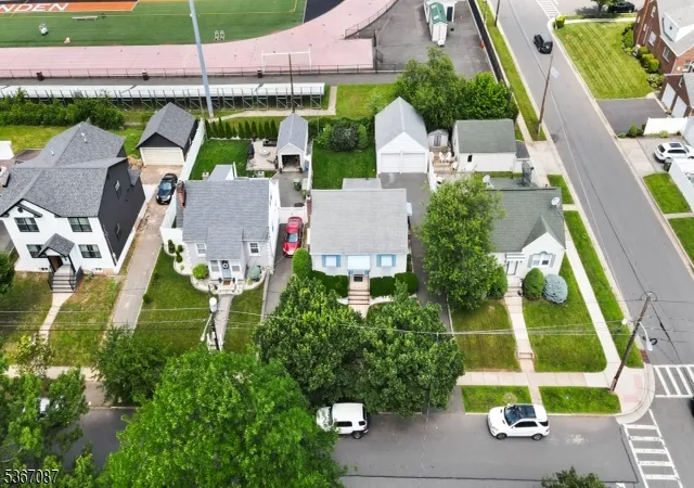 Photo 4 of Single family home for sale at 706 Lindegar St, Linden, NJ 07036 | MLS# 3971214 | Listing updated on 2026-10-01