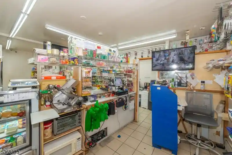 3rd image of 609 Madison Ave, Paterson, NJ 07514