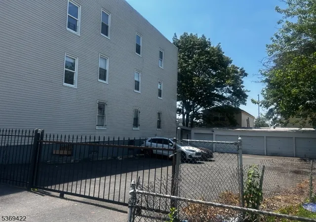 Photo 2 of Multi family home for sale at 615 S 17th St, Newark, NJ 07103 | MLS# 3973301 | Listing updated on 2025-11-20