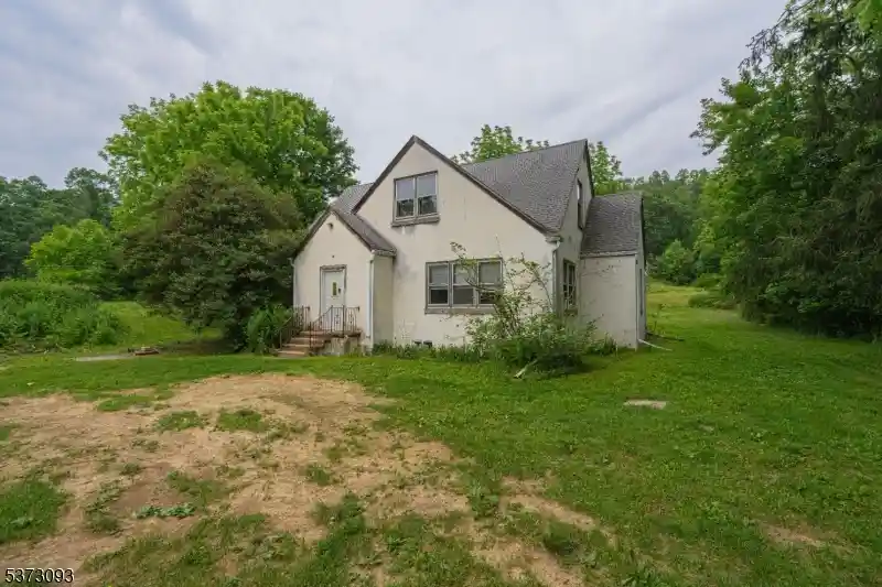 Homes for sale in Belvidere, NJ | 79 Mountain Lake Rd, Belvidere, NJ 07823 | MLS# 3976669
