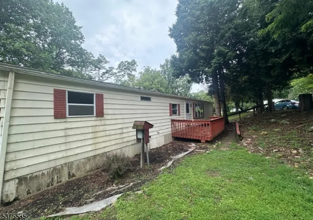 Photo 4 of Single family home for sale at 10 Timbercroft Rd, High Bridge, NJ 08829 | MLS# 3978700 | Listing updated on 2026-08-21