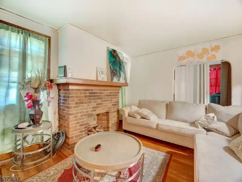 2nd image of 170 Oakland Ter #2, Newark City, NJ 07106 | MLS# 3982908