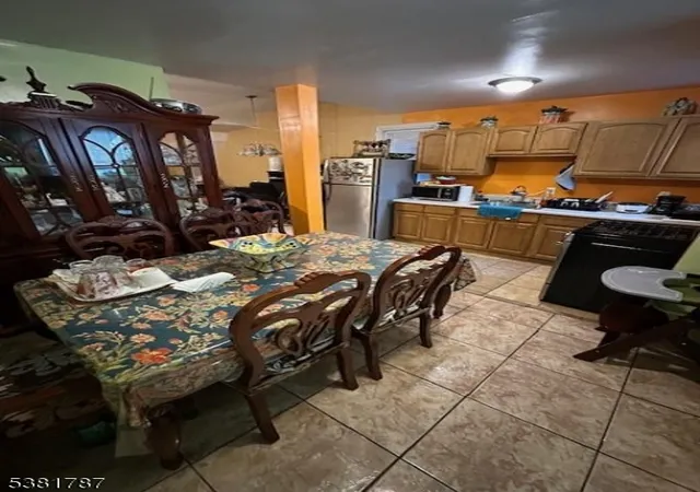 Photo 3 of House for sale at 323 North 7th St, Newark, NJ 07107 | MLS# 3984458 | Listing updated on 2025-10-31