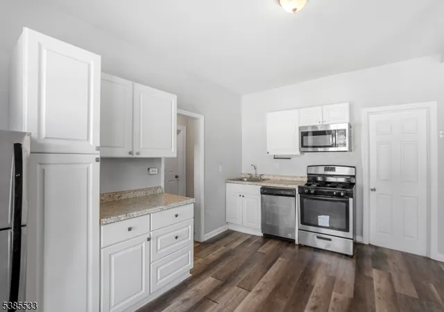 Photo 3 of House for sale at 354 Clinton Pl, Newark, NJ 07112 | MLS# 3987556 | Listing updated on 2025-10-31