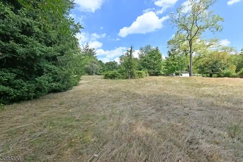 Photo 4 of Single family home for sale at 235 Wearimus Rd, Ho Ho Kus, NJ 07423 | MLS# 3987650 | Listing updated on 2026-09-24