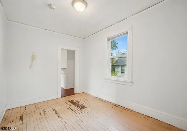 Photo 3 of House for sale at 197 N Fullerton Ave, Montclair, NJ 07042 | MLS# 3996411 | Listing updated on 2026-09-23