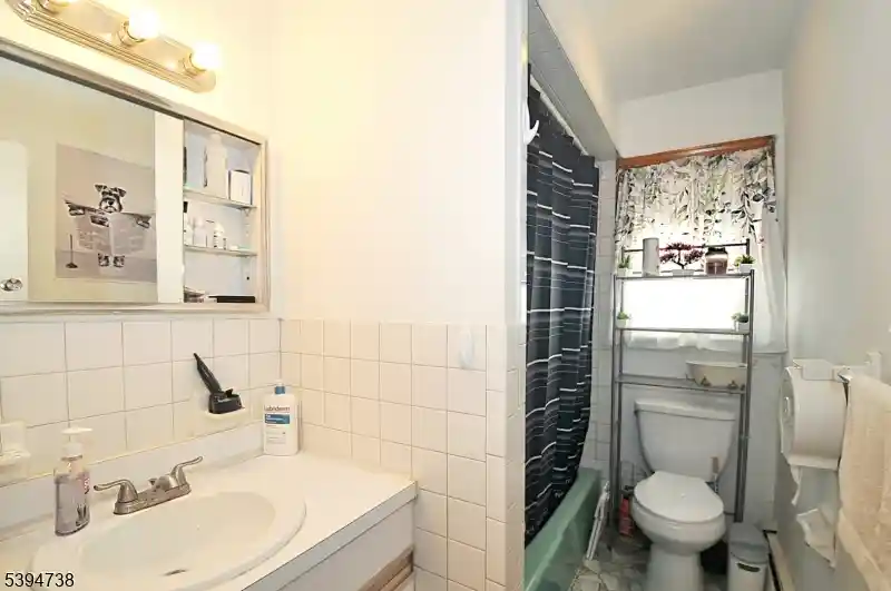 Listing Photo 5 - Condo for sale in building located at 435 Miner Ter, Linden, NJ 07036