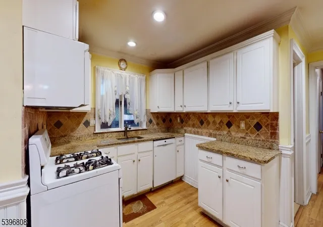 Photo 4 of Single family home for sale at 224 Roth Ave, Franklin Lakes, NJ 07417 | MLS# 3997401 | Listing updated on 2025-12-15