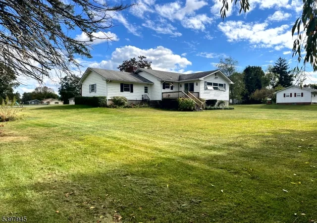 Photo 27 of Single family home for sale at 17 Longview Rd, Hamburg, NJ 07419 | MLS# 3999253 | Listing updated on 2025-12-16