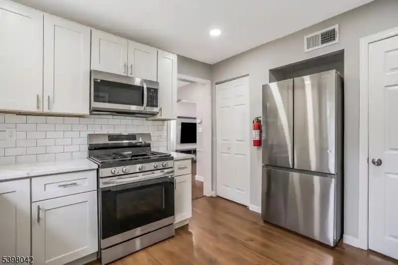 5th image of 16 Pleasant Ave, Belleville Twp., NJ 07109 | MLS# 3998539