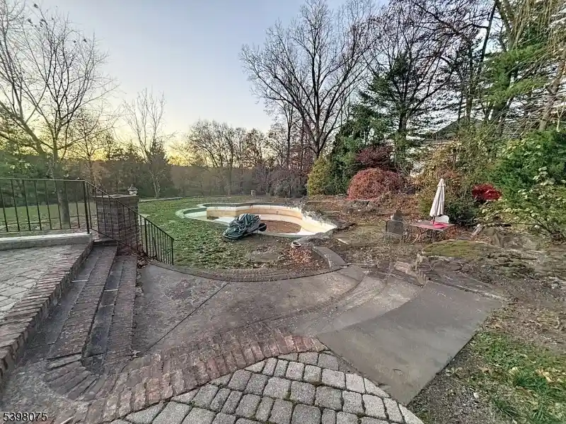 3rd image of 19 Powder Hill Rd, Saddle River, NJ 07458 | MLS# 3998567