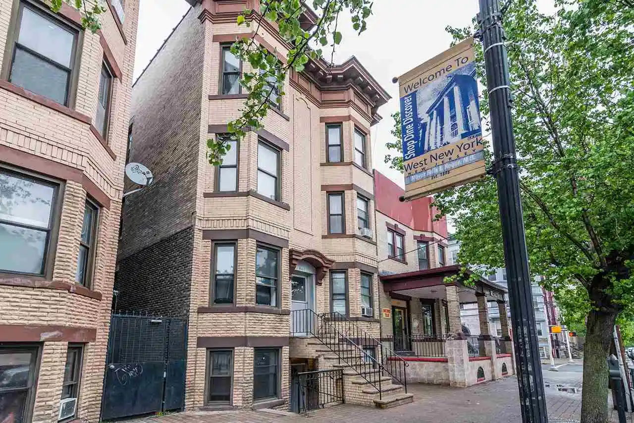 Condominium at 402 60Th St #5, West New York, NJ 07093 | MLS# 180016612 | | Sold on 2018-12-14