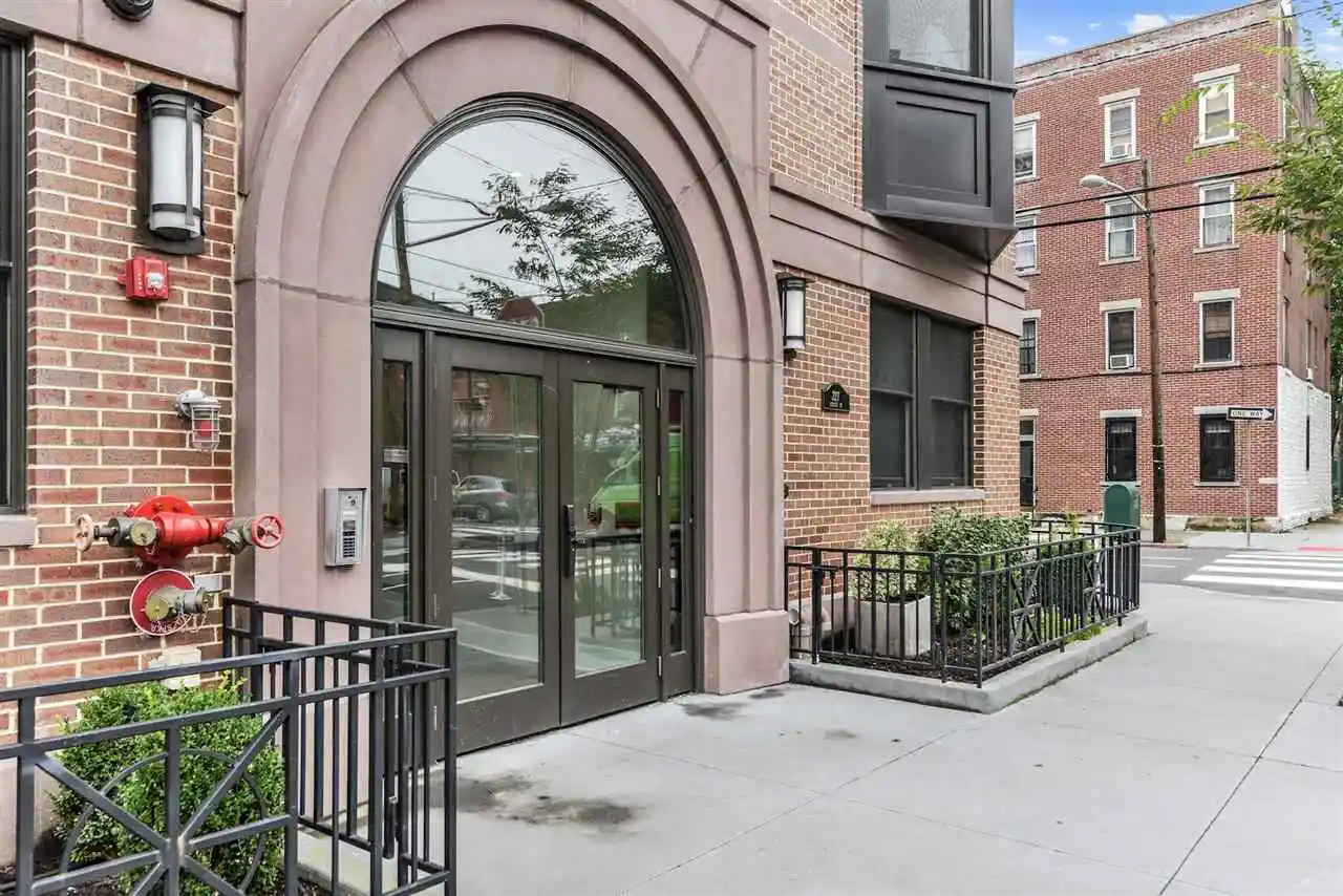 Condominium at 227 4Th St #202, Jersey City, NJ 07302 | MLS# 180017956 | | Sold on 2018-11-30