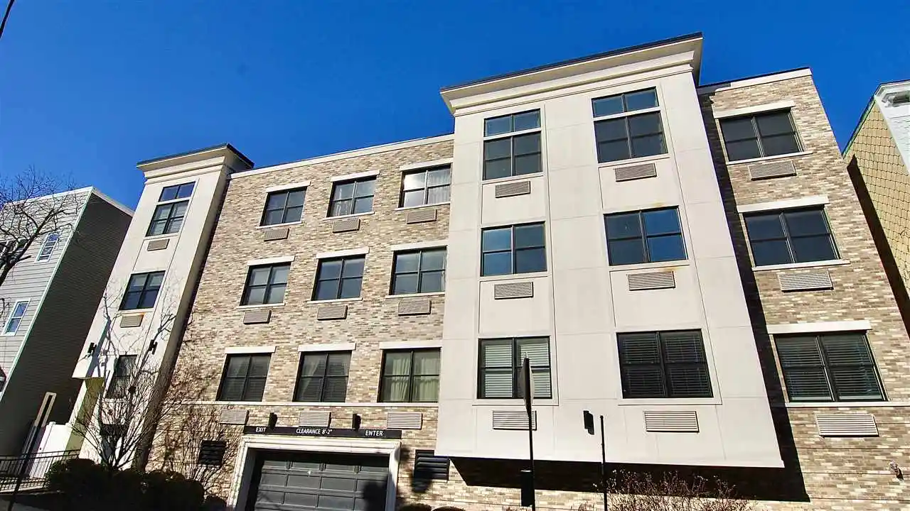 Condominium at 140 36Th St #402, Union City, NJ 07087 | MLS# 210006935 | | Sold on 2021-06-02
