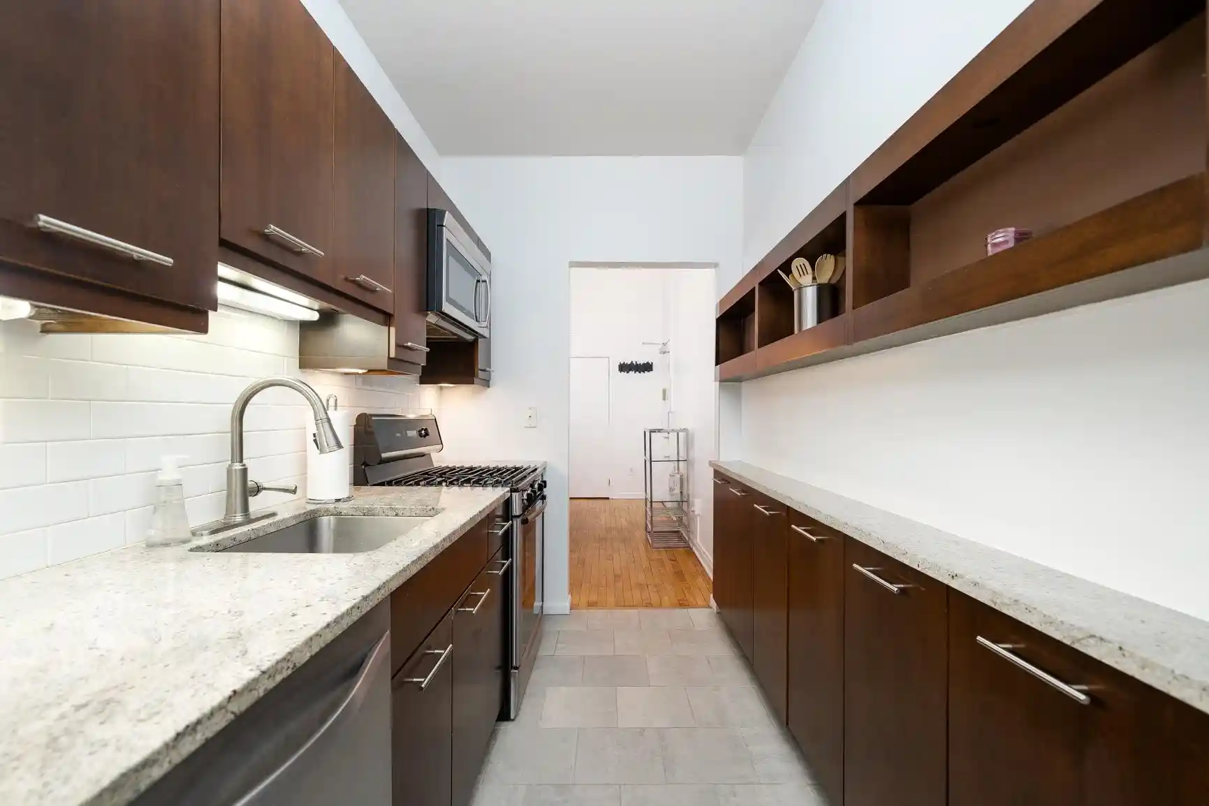 Photo 4 of Condominium at 501 Adams St #4H, Hoboken, NJ 07030 | MLS# 220016006 |  | Sold on 2022-11-21
