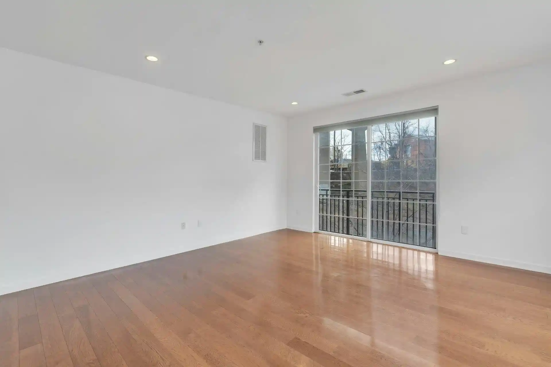 Photo 2 of Condominium at 443 2Nd St #0212, Jersey City, NJ 07302 | MLS# 250008548 |  | Sold on 2025-10-28