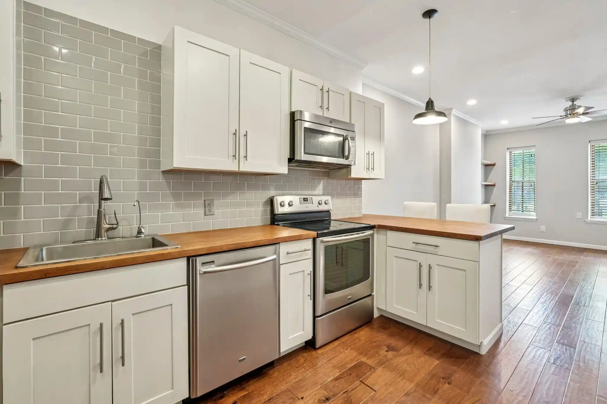Photo 4 of Condominium at 264 9th Street #1G, Jersey City, NJ 07302 | MLS# 250015345 | | Sold on 2025-09-04