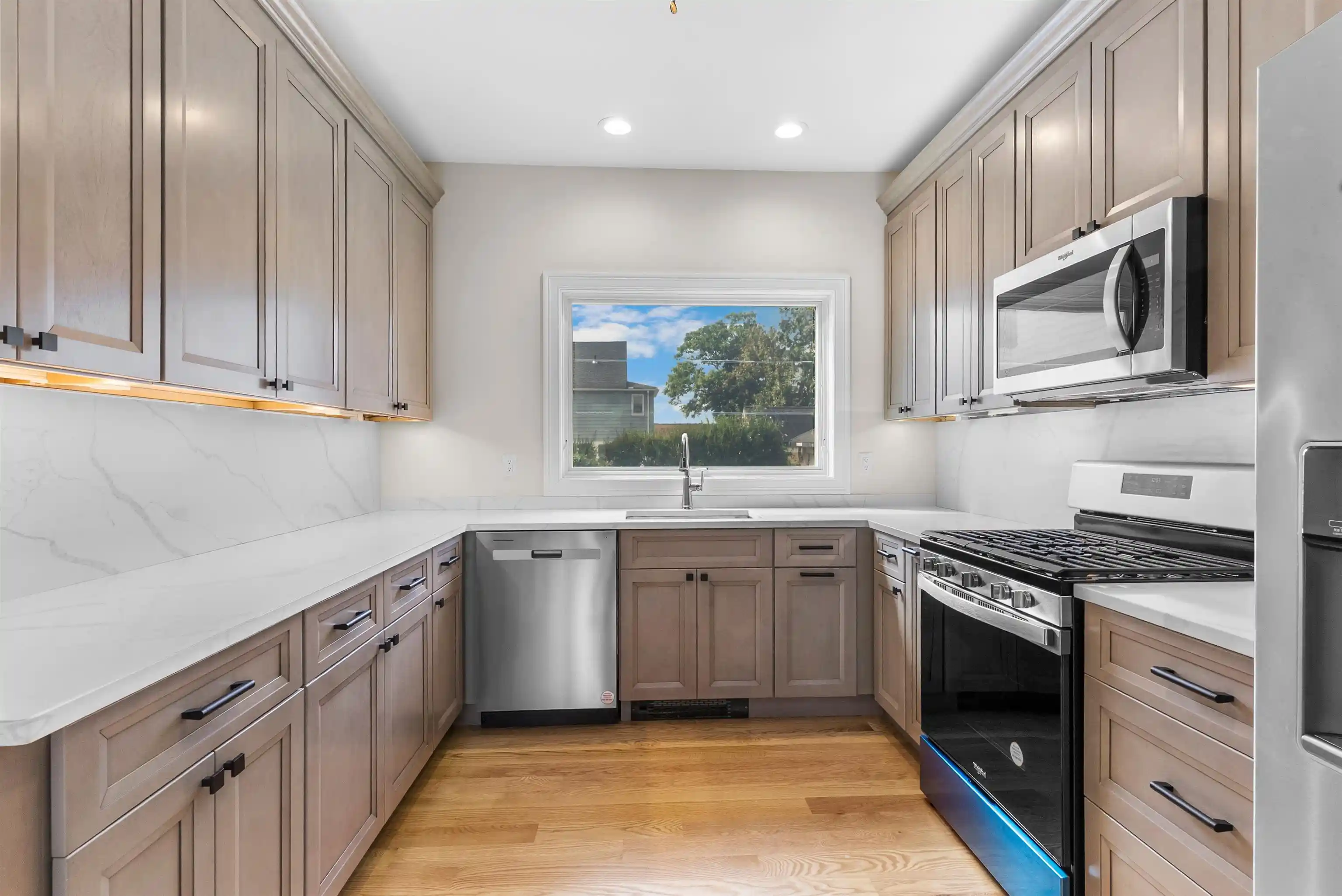 3rd image of 182B East 25Th St, Paterson, NJ 07514 | MLS# 250019422