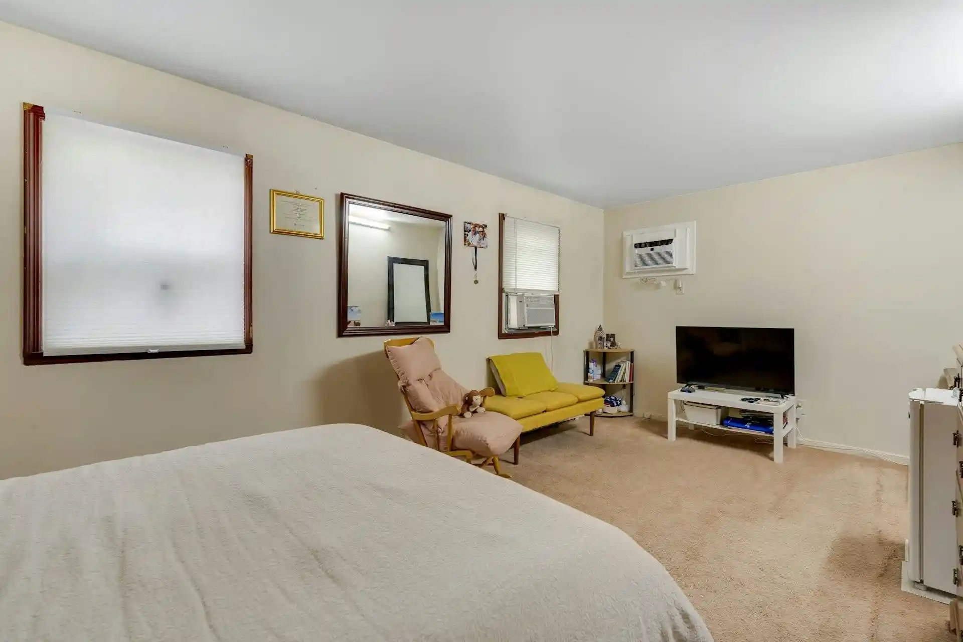 Photo 3 of Sale Pending at 3218 Pleasant Ave, Weehawken, NJ 07086 | MLS# 250021305 | Listing updated on 2026-07-16