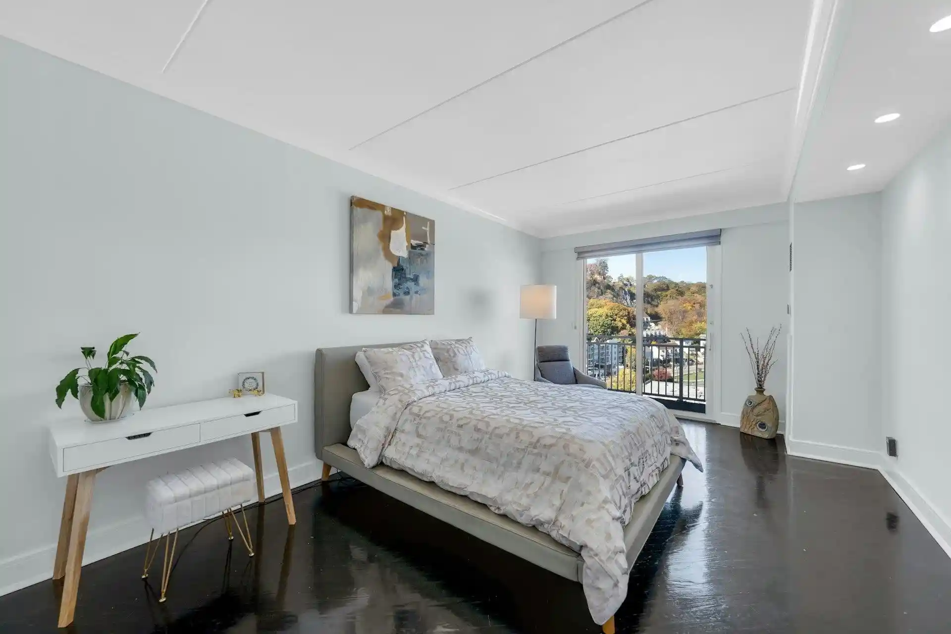 5th image of 1077 River Rd, Edgewater, NJ 07020