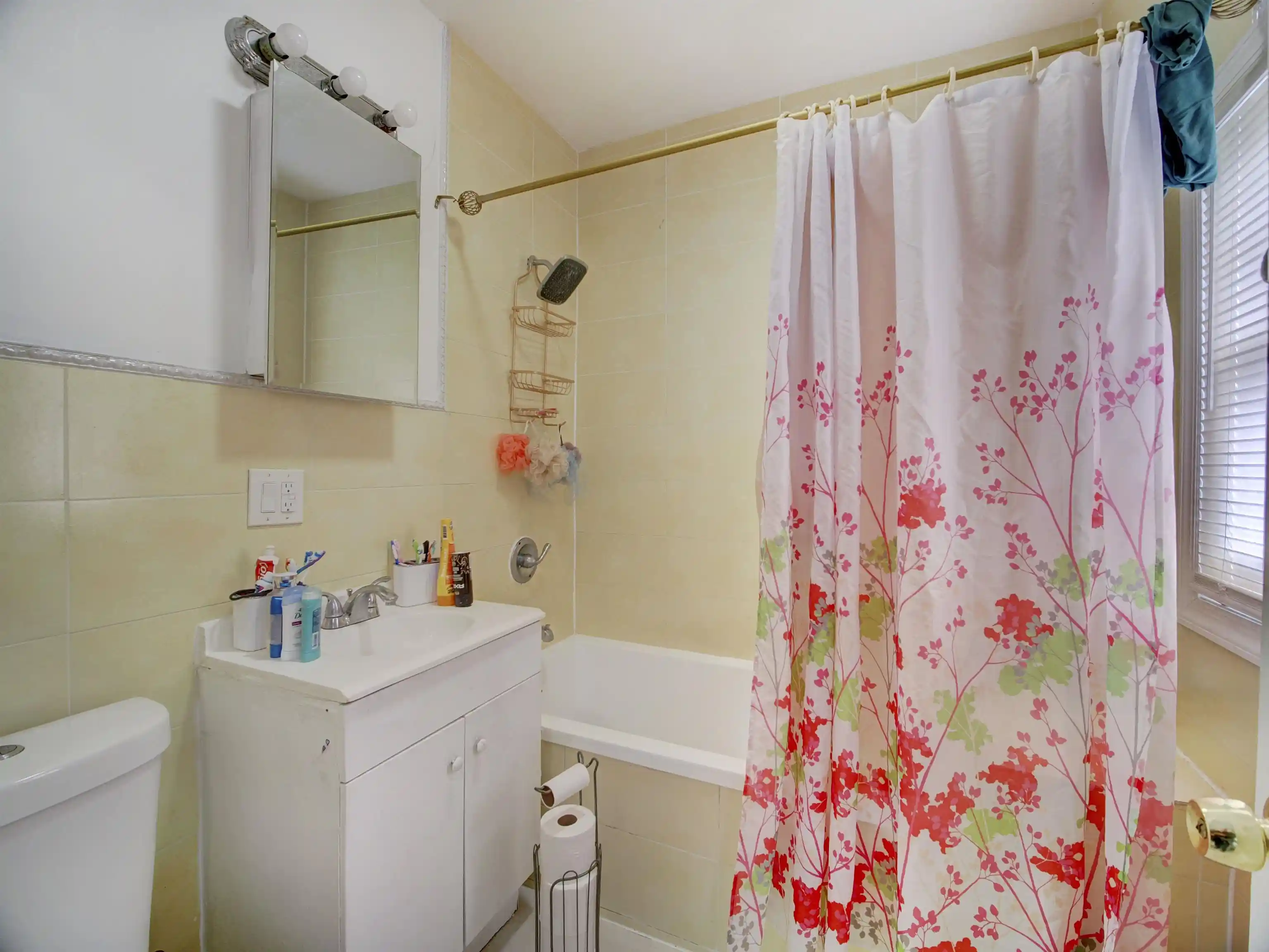 4th image of 1011 Summit Ave, Union City, NJ 07087 | MLS# 250025363