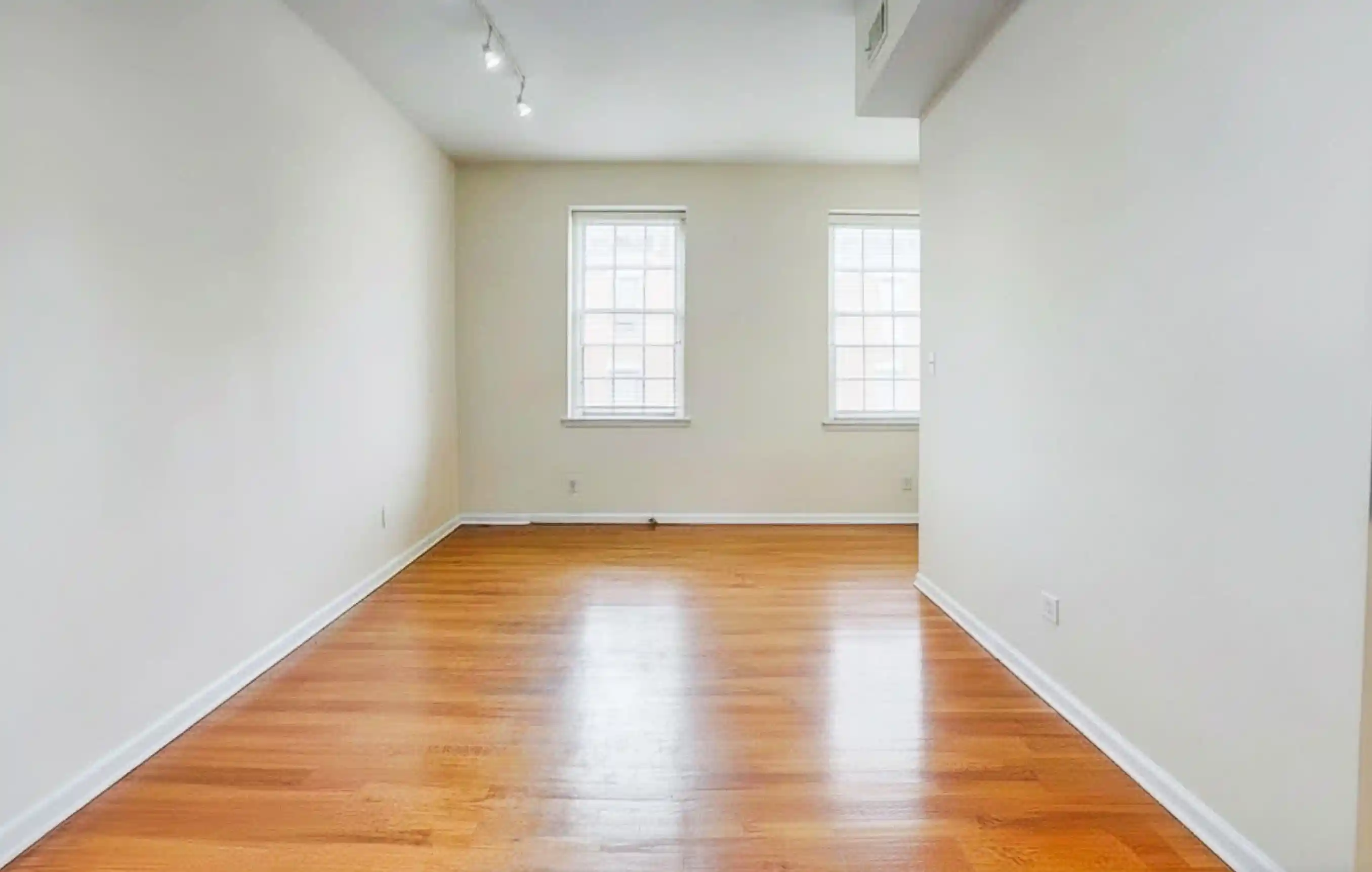Homes for sale in Jersey City, NJ | 186 Wayne St, Jersey City, NJ 07302 | Houzeo