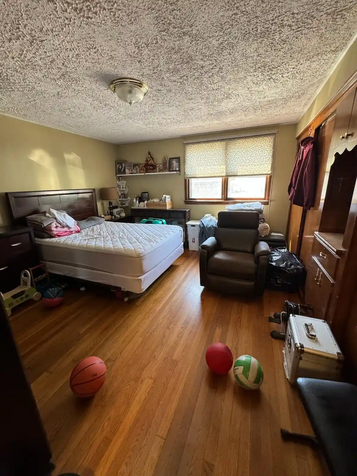 3rd image of 254 Seaview Ave, Jc, West Bergen, NJ 07305 | MLS# 260006745