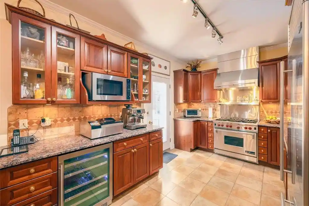 20th image of 895 Summit Ave, Jersey City, NJ 07307 | MLS# 260007013