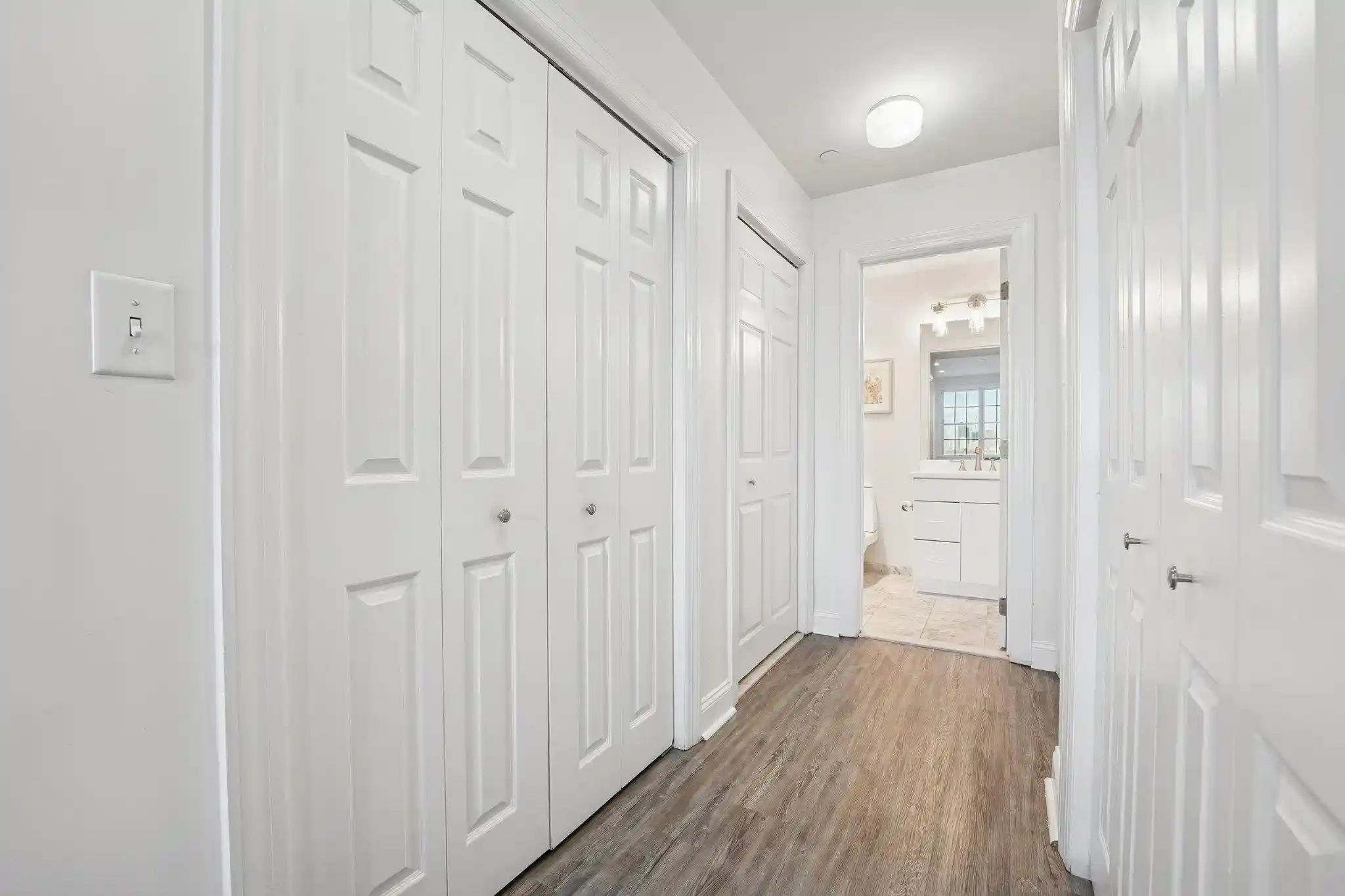 2nd image of 206 Shearwater Ct W, Jersey City, NJ 07305